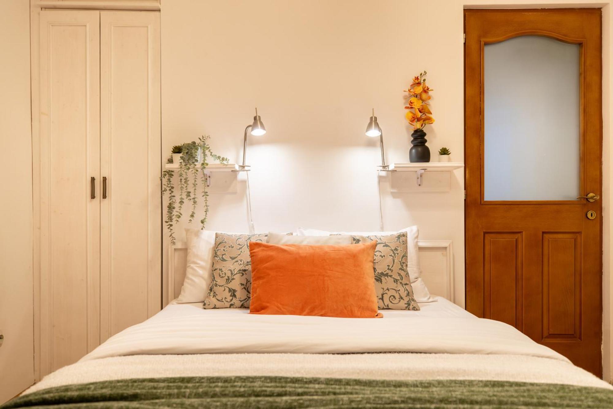 2Br Apartment At Piata Natiunilor Unite: Perfect For City Center Stays Bucharest Exterior photo